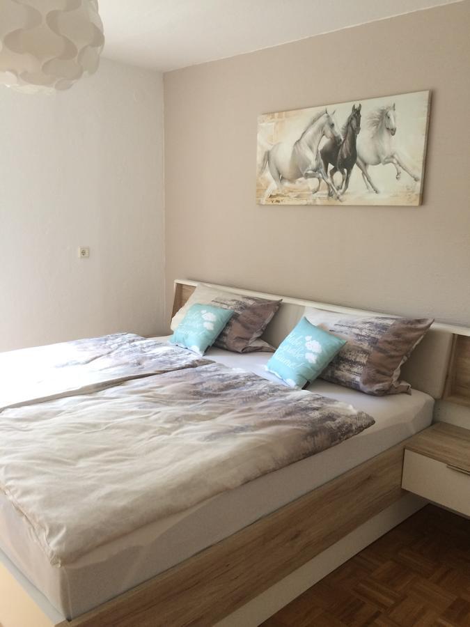 Illschwang Ferienwohnung Im Gruenen מראה חיצוני תמונה